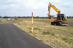 Lieferung und Einbau von Pflanzsubstrat für die spätere Pflanzung von 55 Erlen als Straßenbegleitgrün